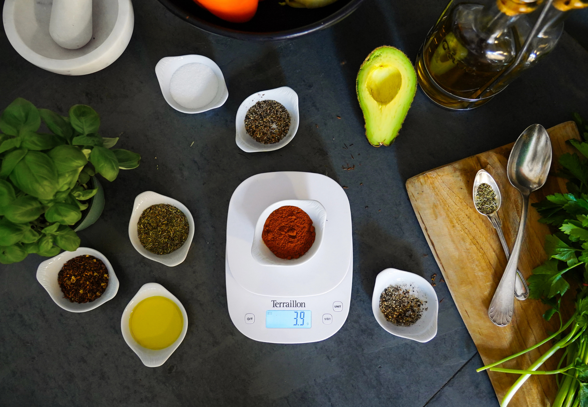 Balance de cuisine PRECISION de face mise en situation