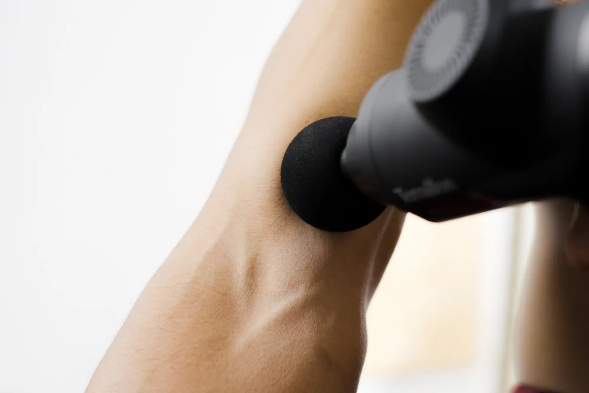 GUN MASSAGER EXPERT - Pistolet de massage avec embout chaud & froid