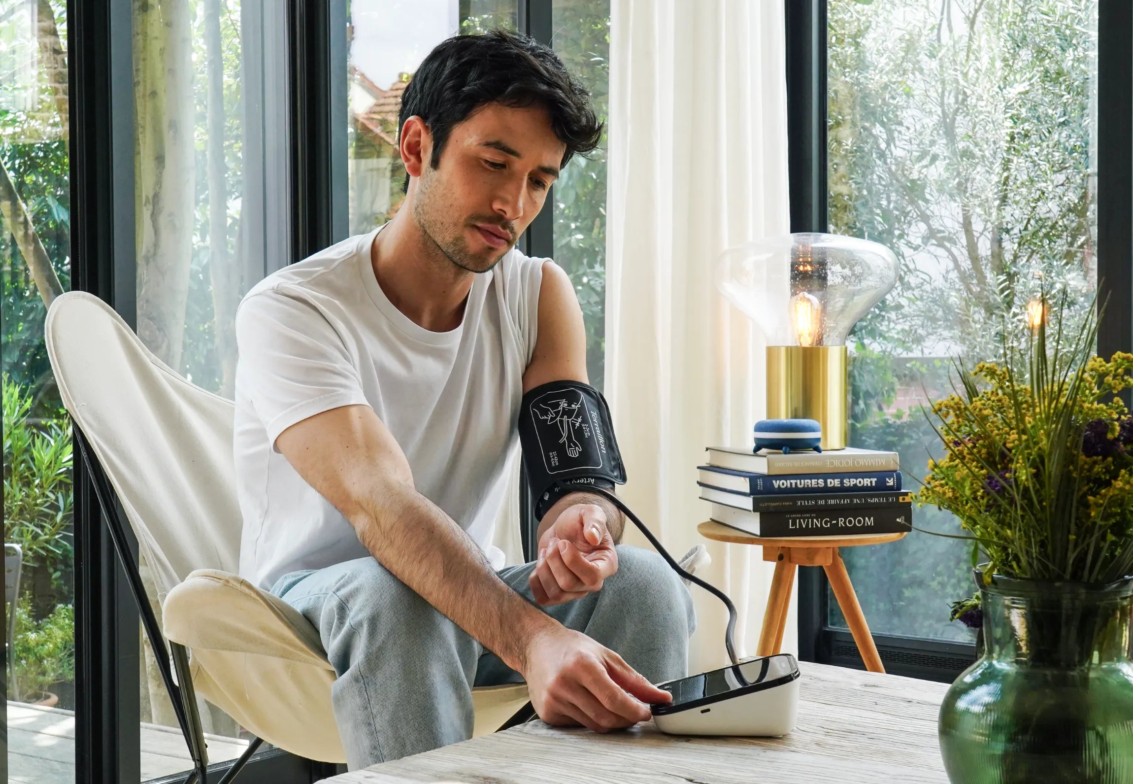 Tensiomètre bras TB251 mesure précise en mise en situation 