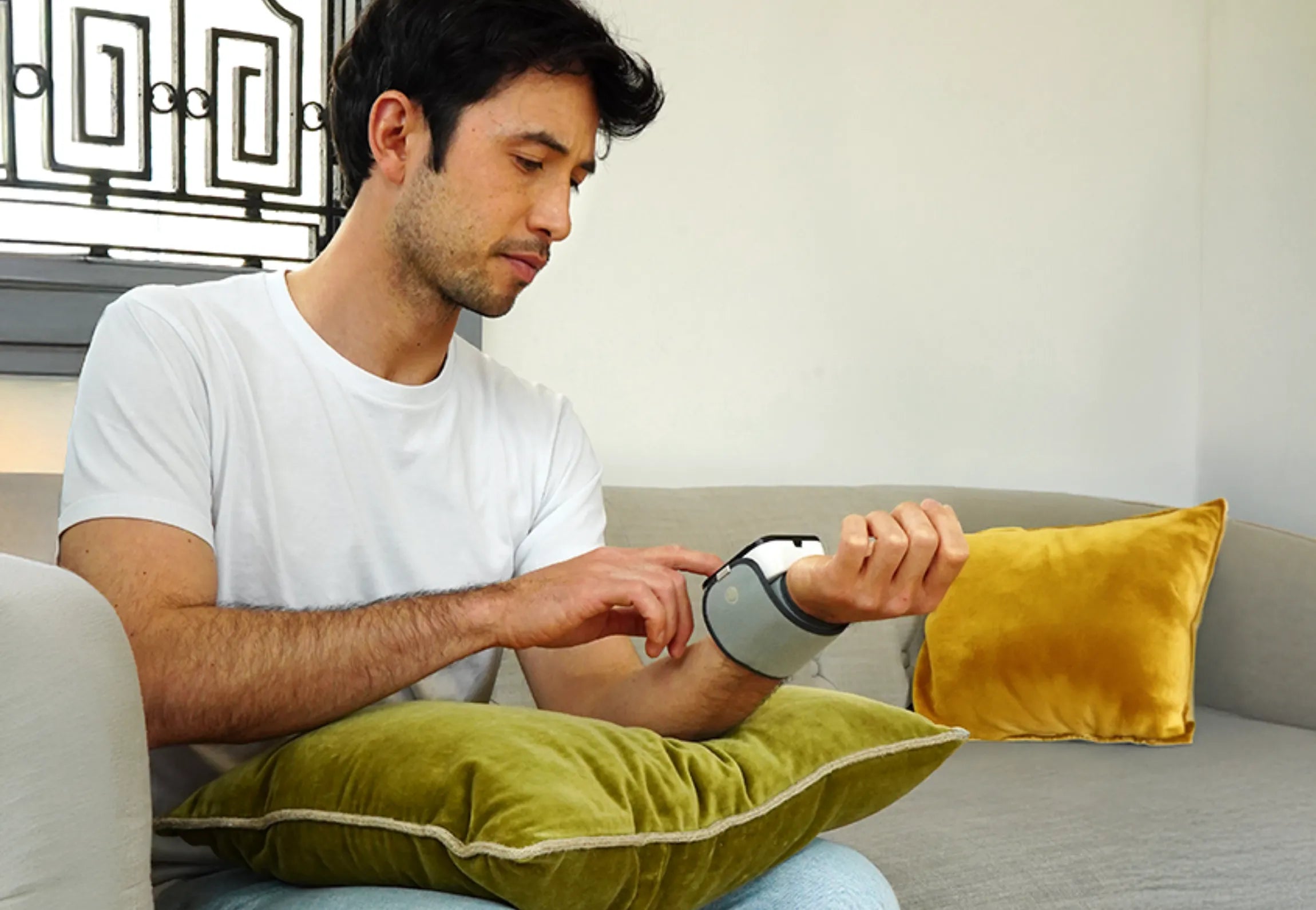 Tensiomètre poignet TP251 mesure précise de la tension artérielle démonstration 